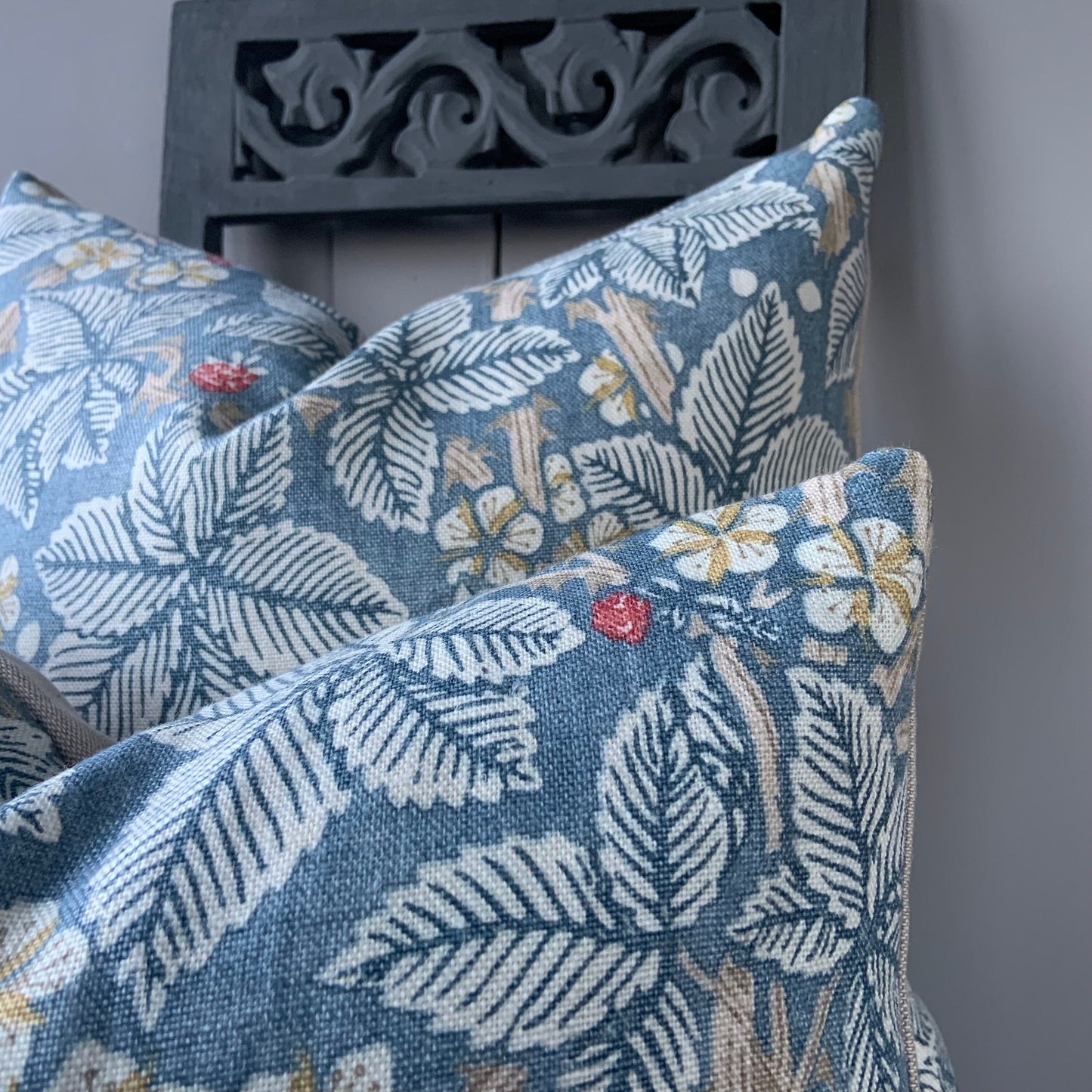 William Morris Luxury Designer Bramble Red Blue Vintage Cushion Pillow Sofa Cover