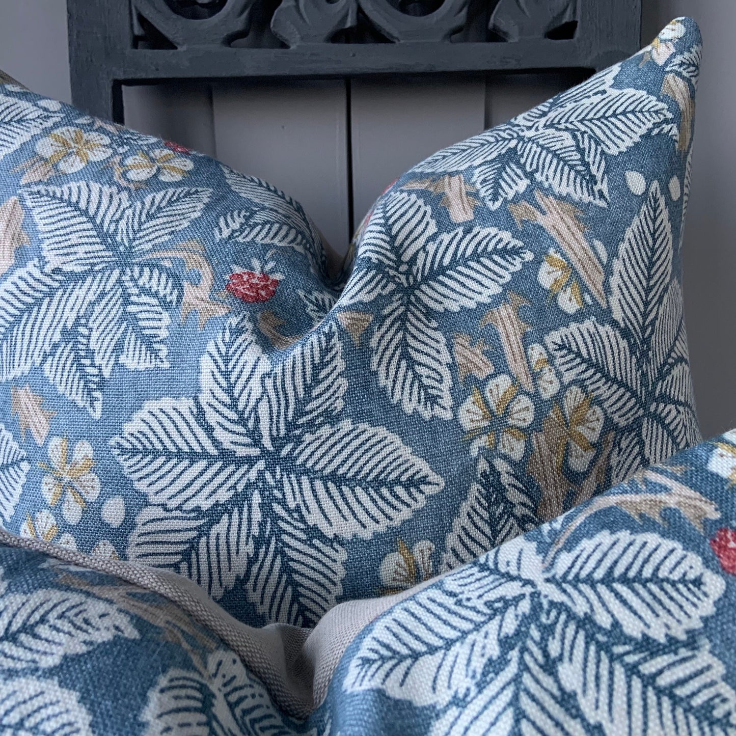 William Morris Luxury Designer Bramble Red Blue Vintage Cushion Pillow Sofa Cover