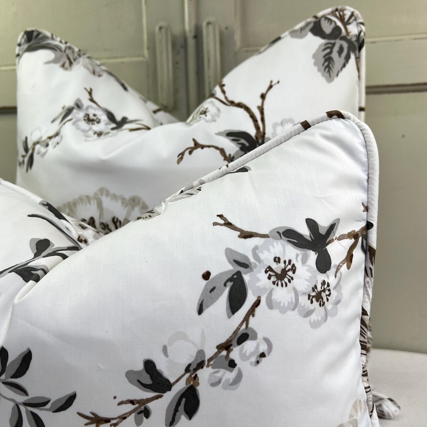 Schumacher Luxury Designer "Betty Chintz" Charcoal Floral White Grey Cushion Pillow Sofa Cover