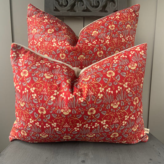 William Morris Luxury Designer Vintage Eye Bright Red Floral Designer Cushion Cover