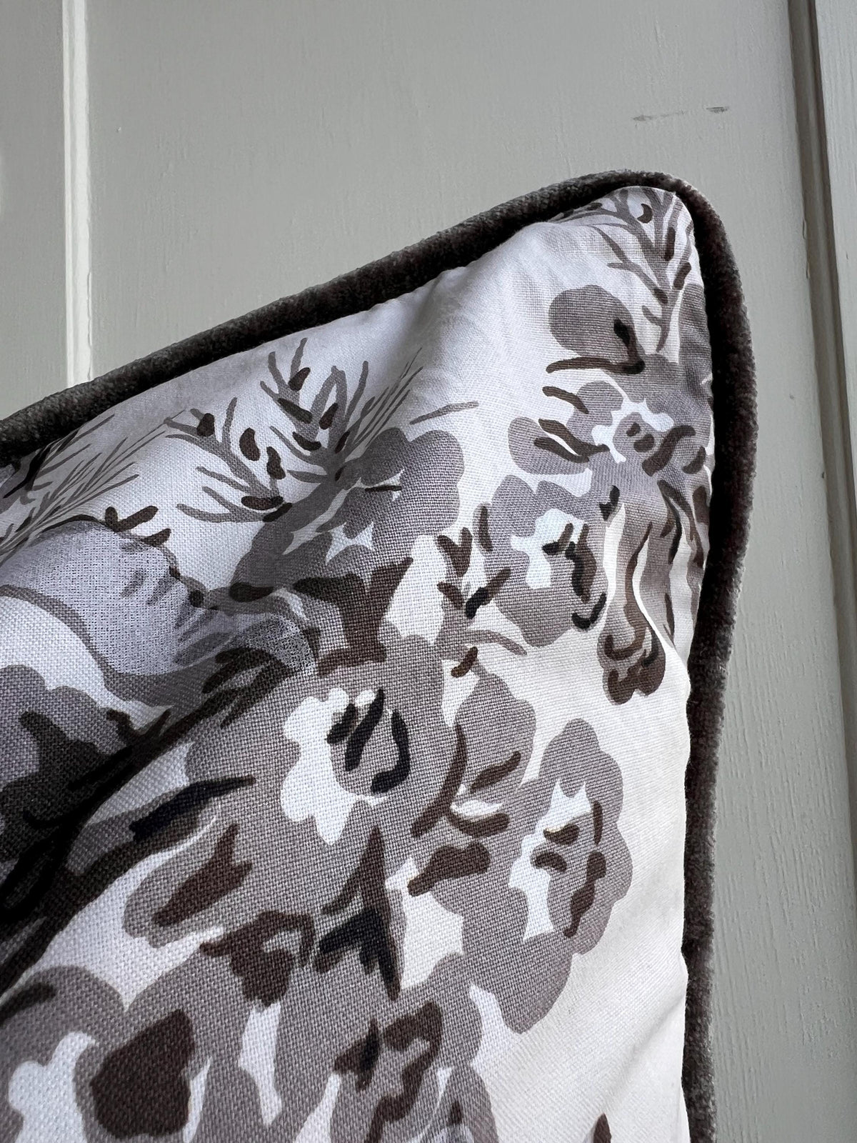 Schumacher Luxury Designer "Pyne Hollyhock" Charcoal Floral White Grey Cushion Pillow Sofa Cover